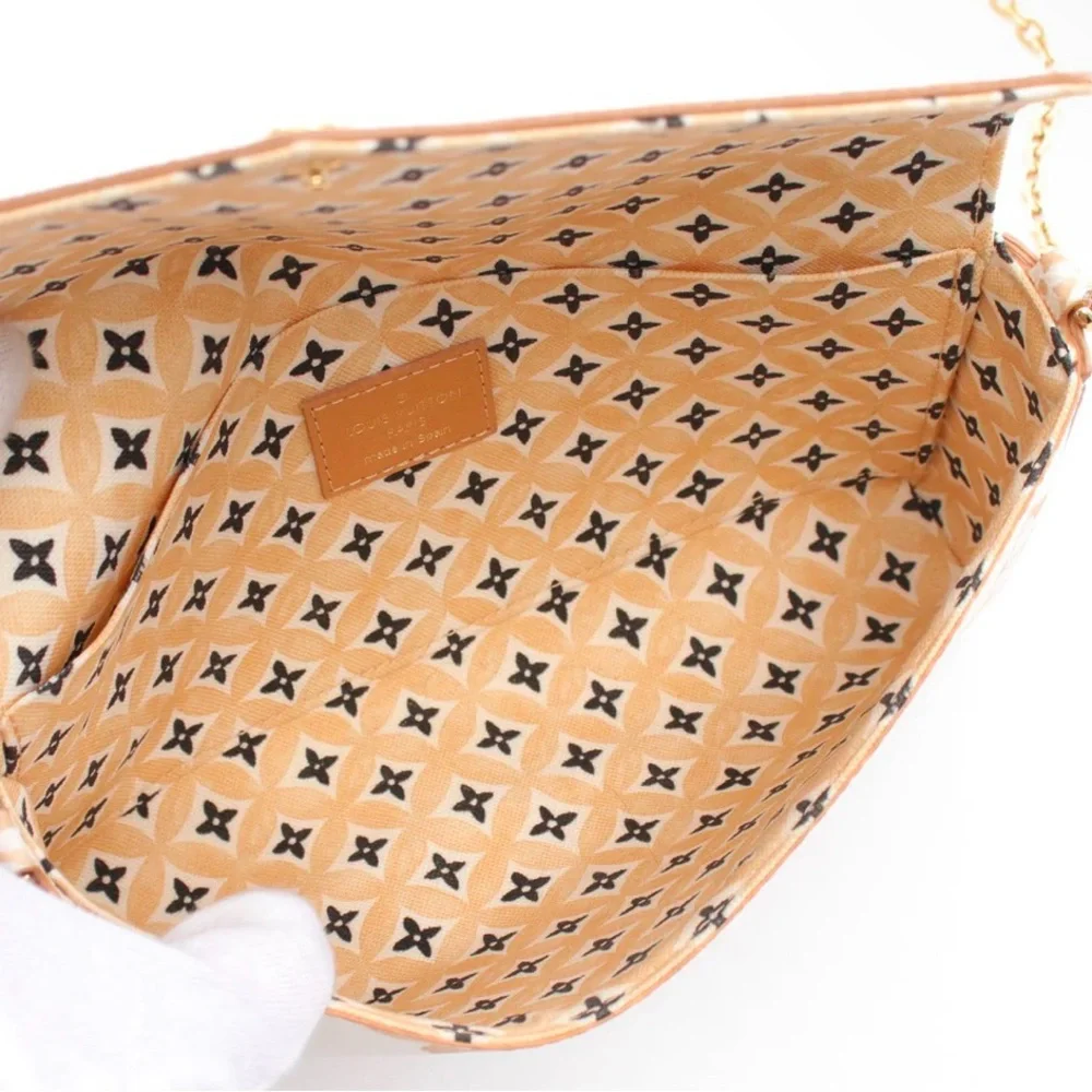 🎉SOLD🎉Louis Vuitton Chain Wallet by the Pool Pochette Felicie Monogram - Picture 6 of 7